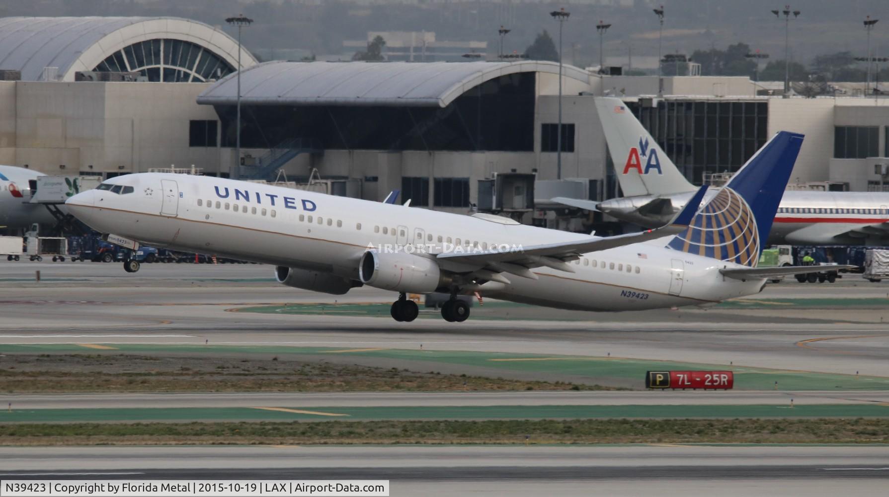 N39423, 2008 Boeing 737-924/ER C/N 32829, United