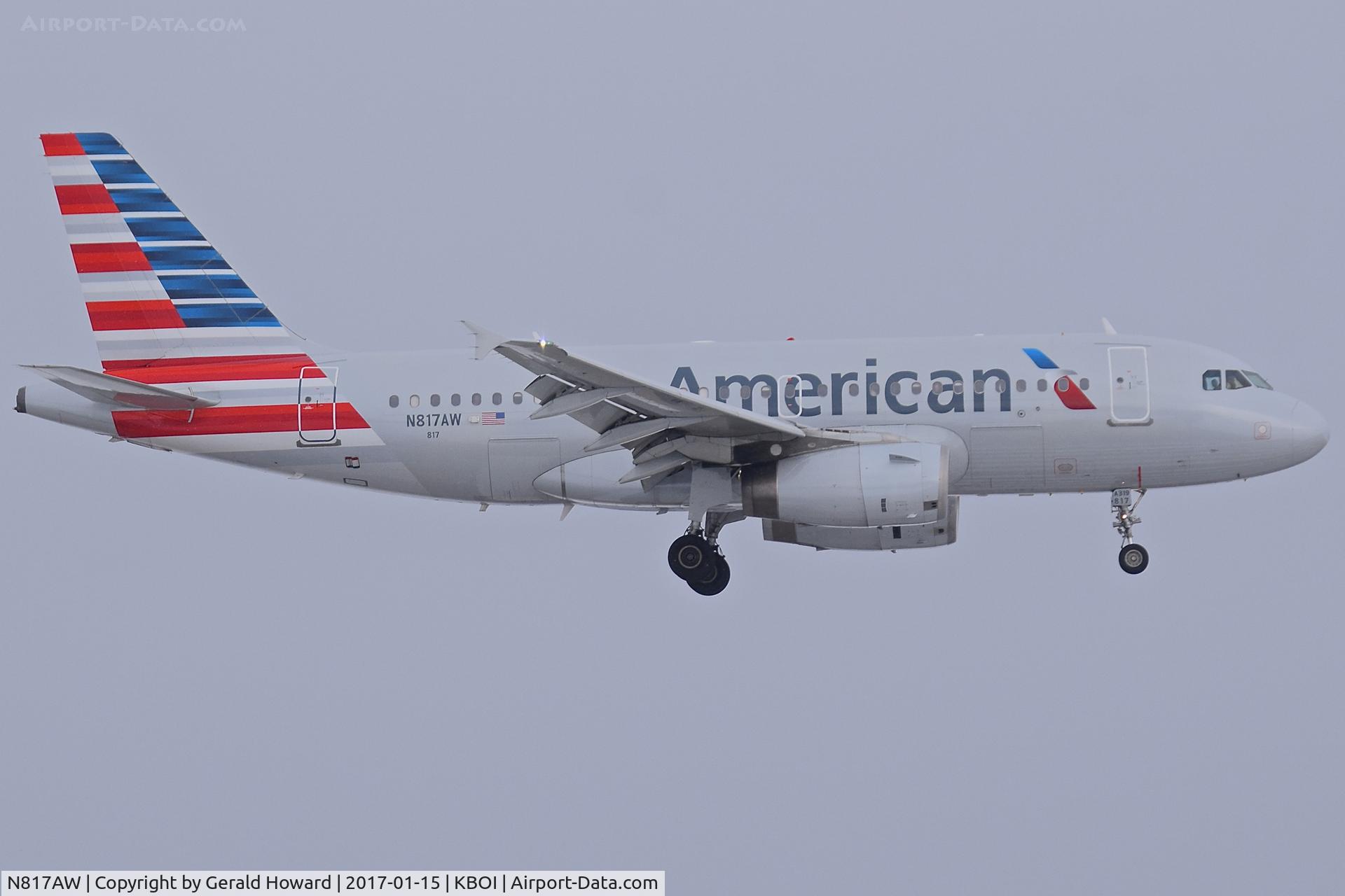 N817AW, 2000 Airbus A319-132 C/N 1373, Landing RWY 10L.
