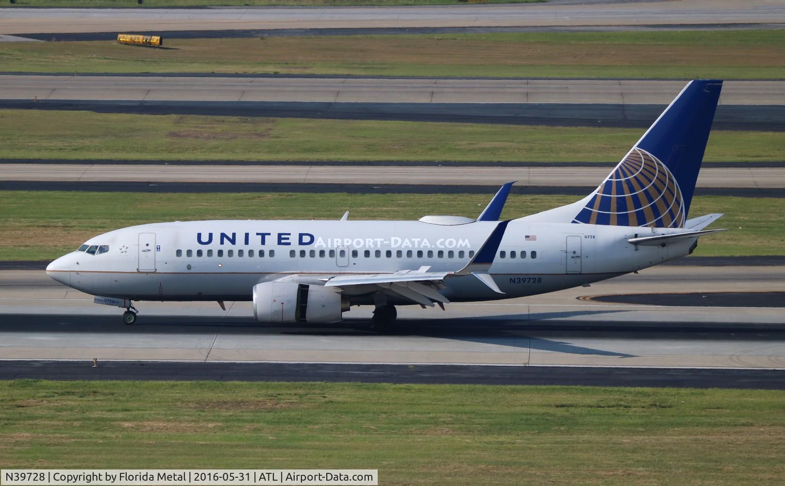 N39728, 1999 Boeing 737-724 C/N 28944, United