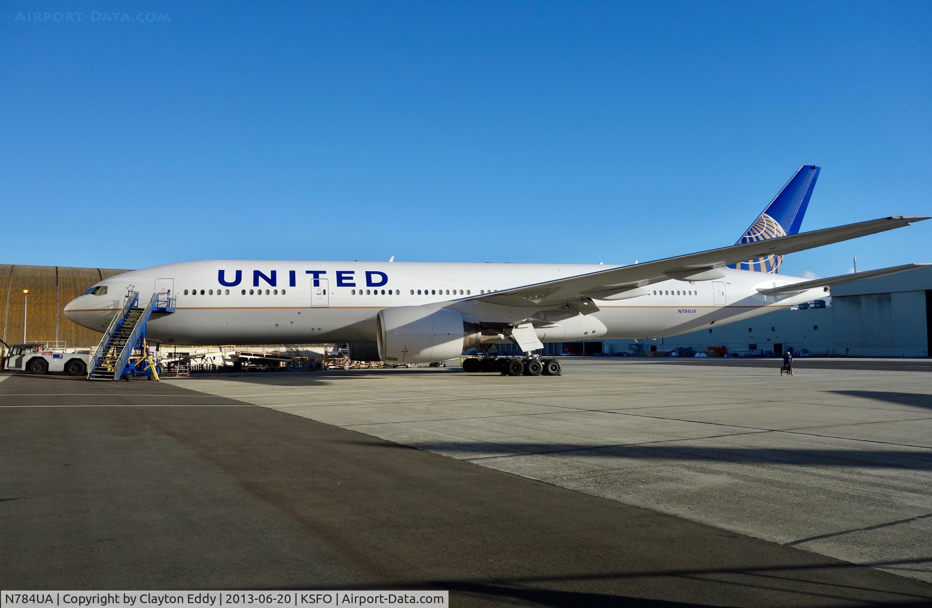 N784UA, 1997 Boeing 777-222/ER C/N 26951, SFO 2013