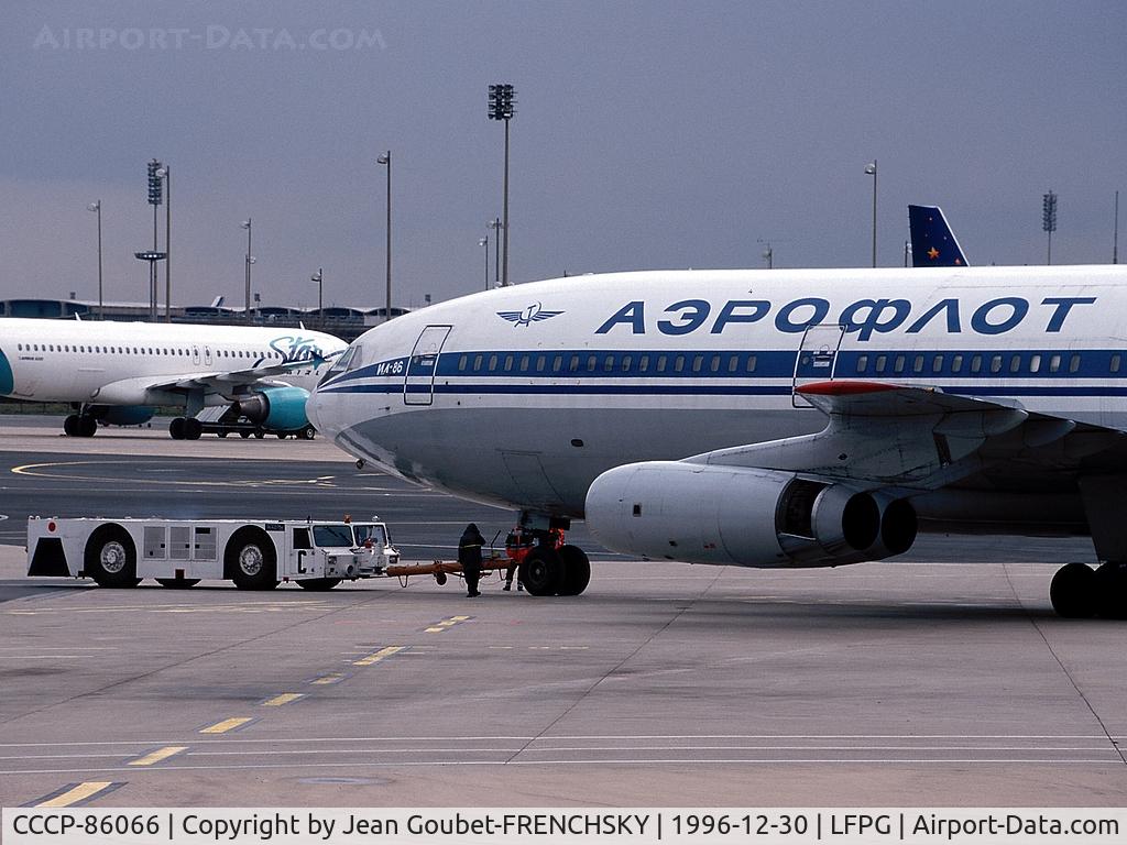 CCCP-86066, 1984 Ilyushin Il-86 C/N 51483204033, Aeroflot departure to Moscow (Stored 2006 Vaso)