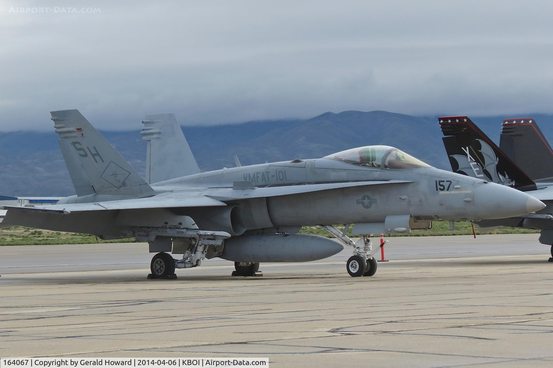 164067, 1990 McDonnell Douglas F/A-18C Hornet C/N 0957/C191, VMFAT-101  Sharpshooters , NAS Miramar, CA.