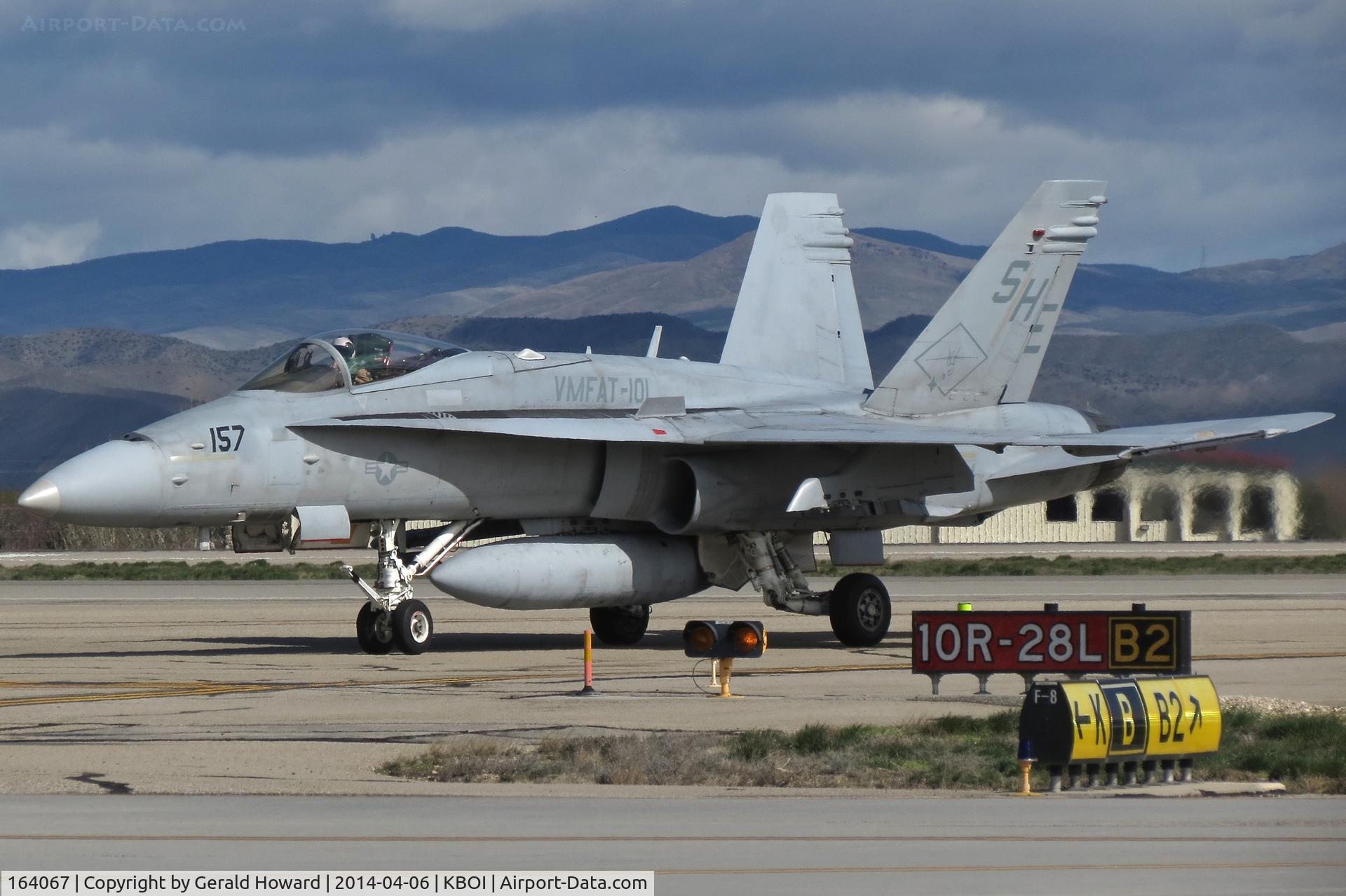 164067, 1990 McDonnell Douglas F/A-18C Hornet C/N 0957/C191, VMFAT-101  Sharpshooters , NAS Miramar, CA