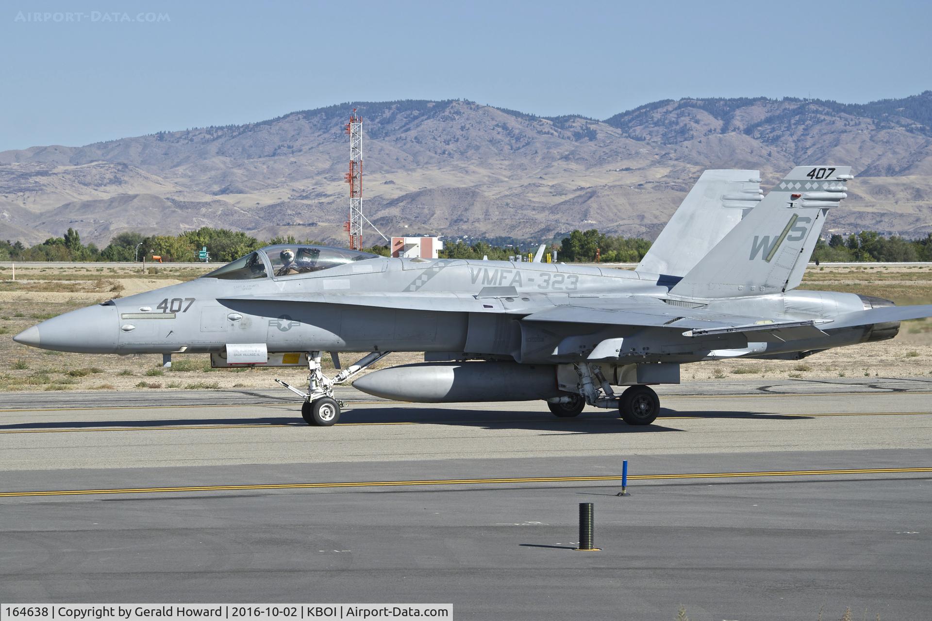 164638, McDonnell Douglas F/A-18C Hornet C/N 1056/C267, VMFA-323 “Death Rattlers”, 3rd MAW, MAG-11, MCAS Miramar, CA.