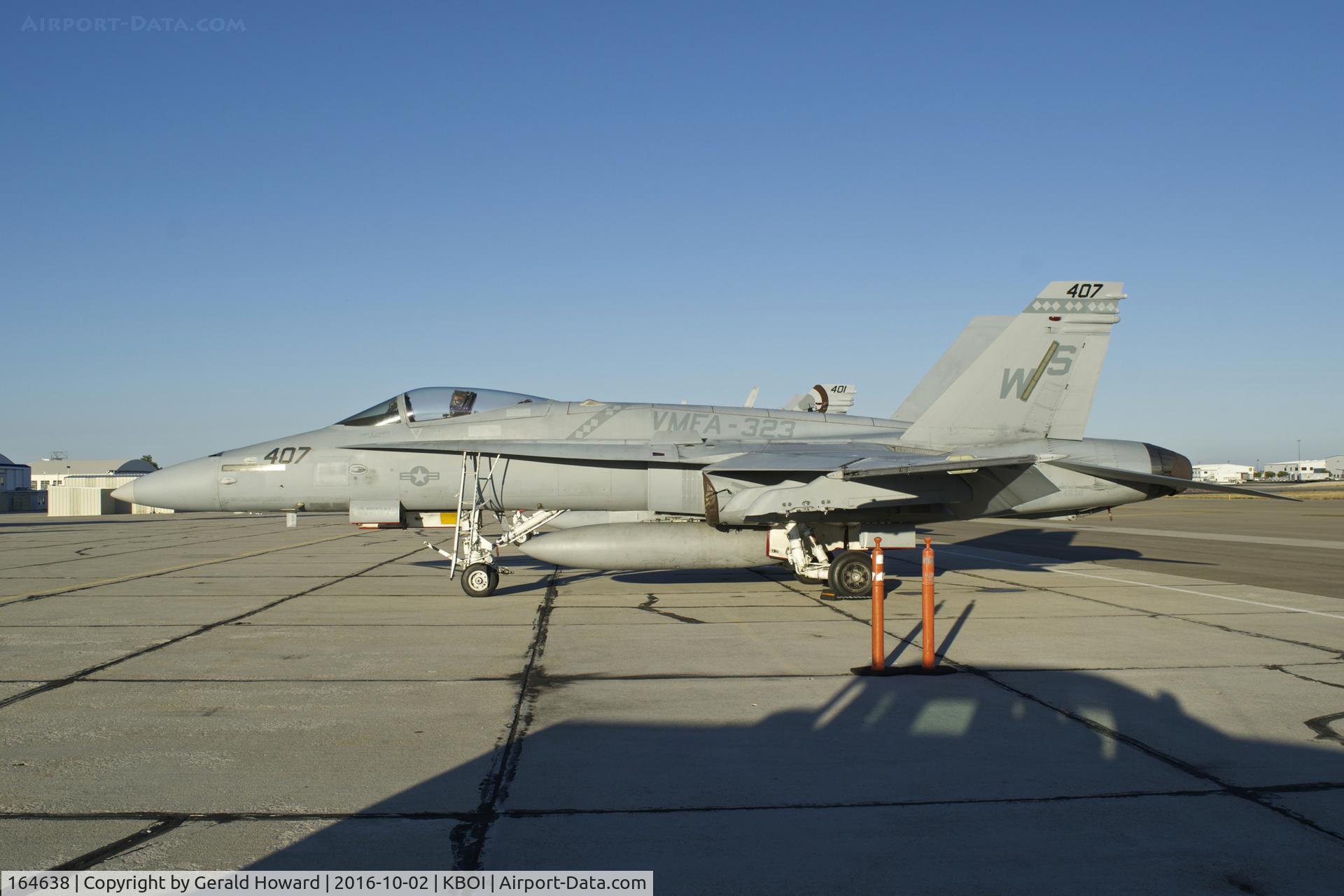 164638, McDonnell Douglas F/A-18C Hornet C/N 1056/C267, VMFA-323 “Death Rattlers”, 3rd MAW, MAG-11, MCAS Miramar, CA.