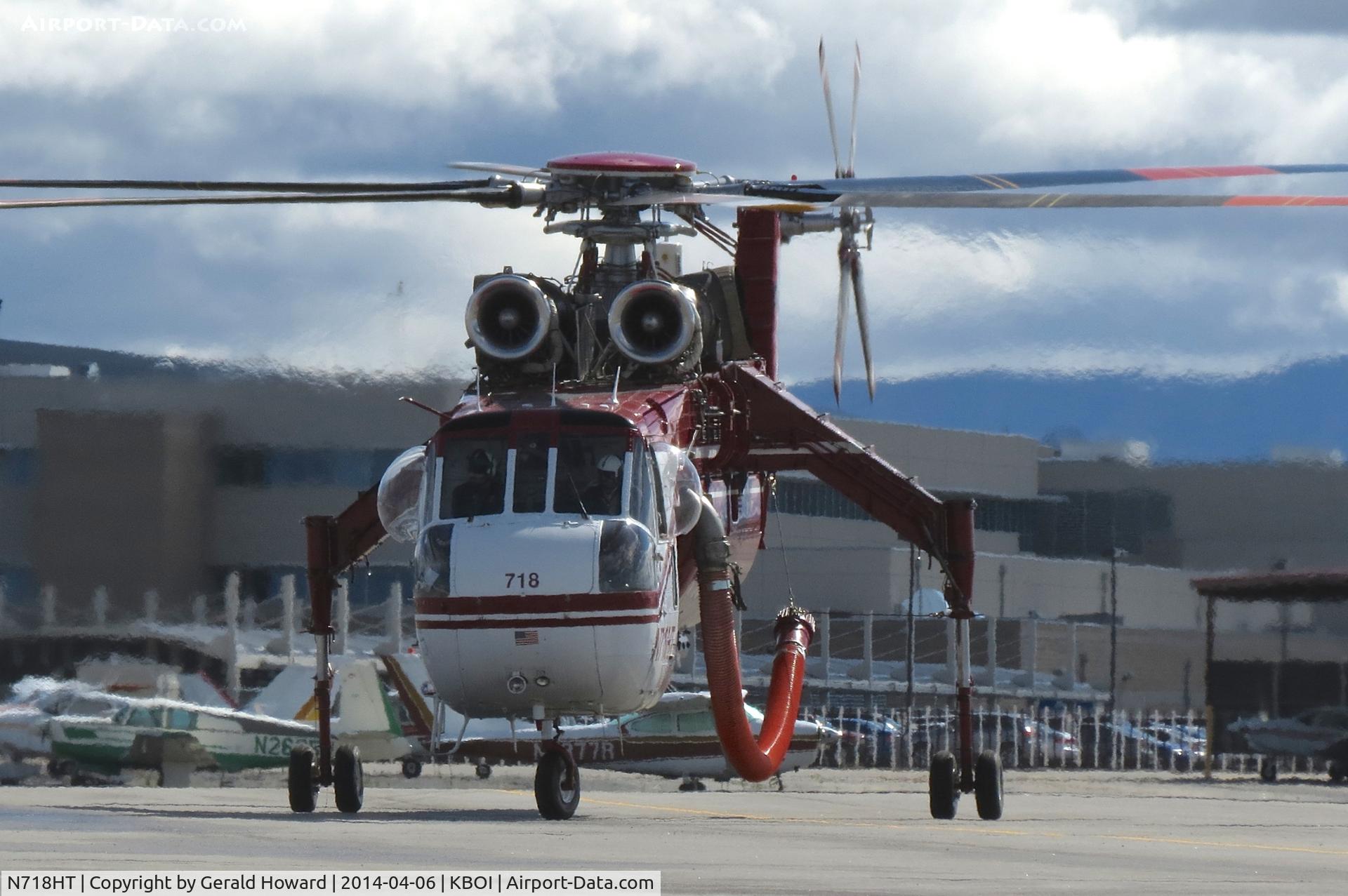 N718HT, 1969 Sikorsky CH-54B Tarhe C/N 64-074, Taxi onto north GA ramp.