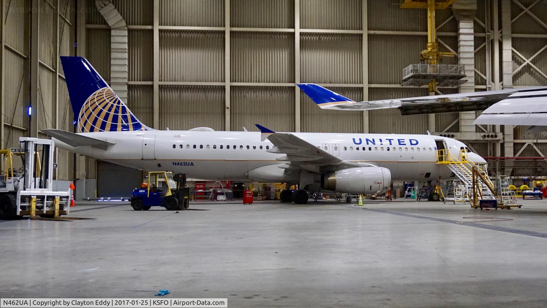 N462UA, 2000 Airbus A320-232 C/N 1272, SFO 2017