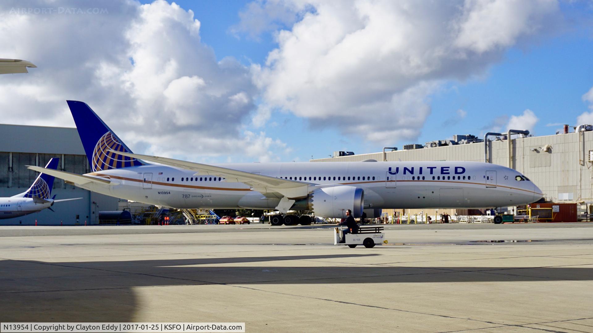 N13954, 2015 Boeing 787-9 Dreamliner C/N 36405, SFO 2017