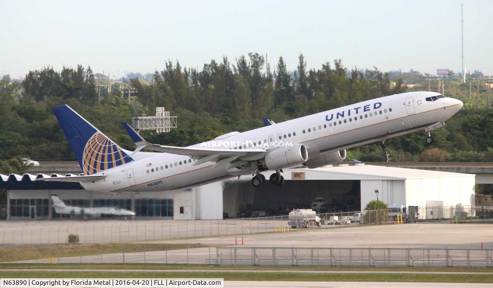 N63890, 2015 Boeing 737-924/ER C/N 42194, United