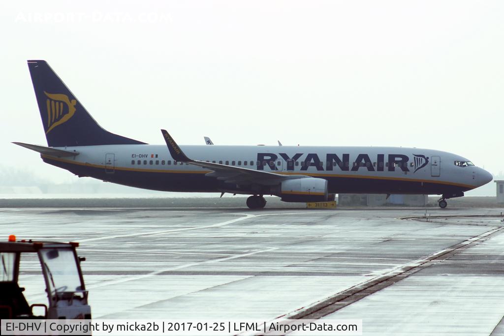 EI-DHV, 2005 Boeing 737-8AS C/N 33582, Taxiing