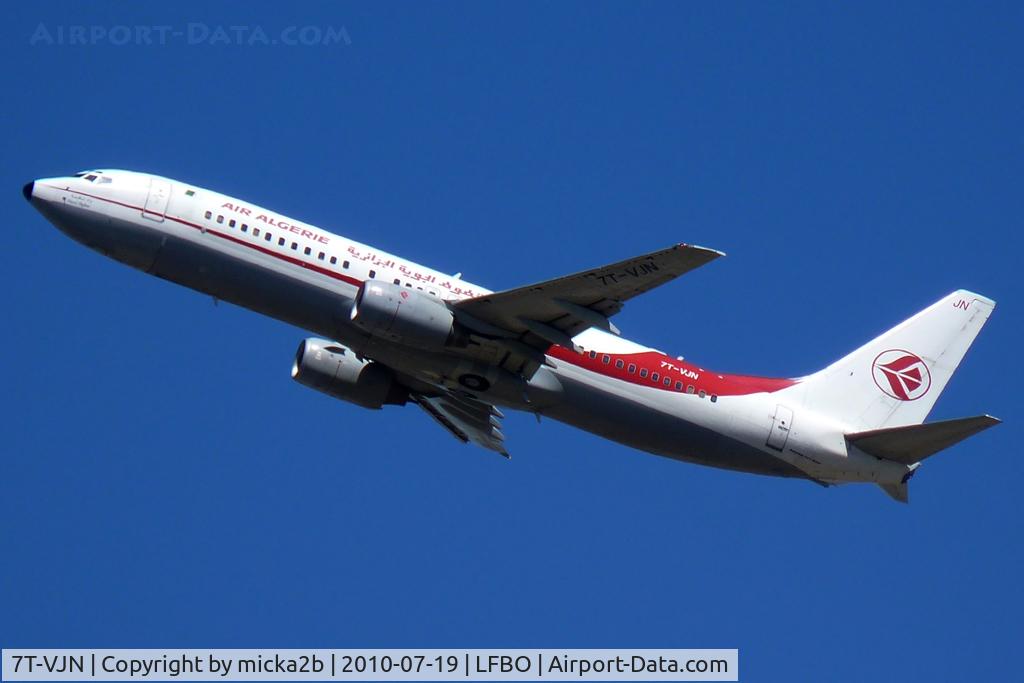 7T-VJN, 2001 Boeing 737-8D6 C/N 30206, Take off