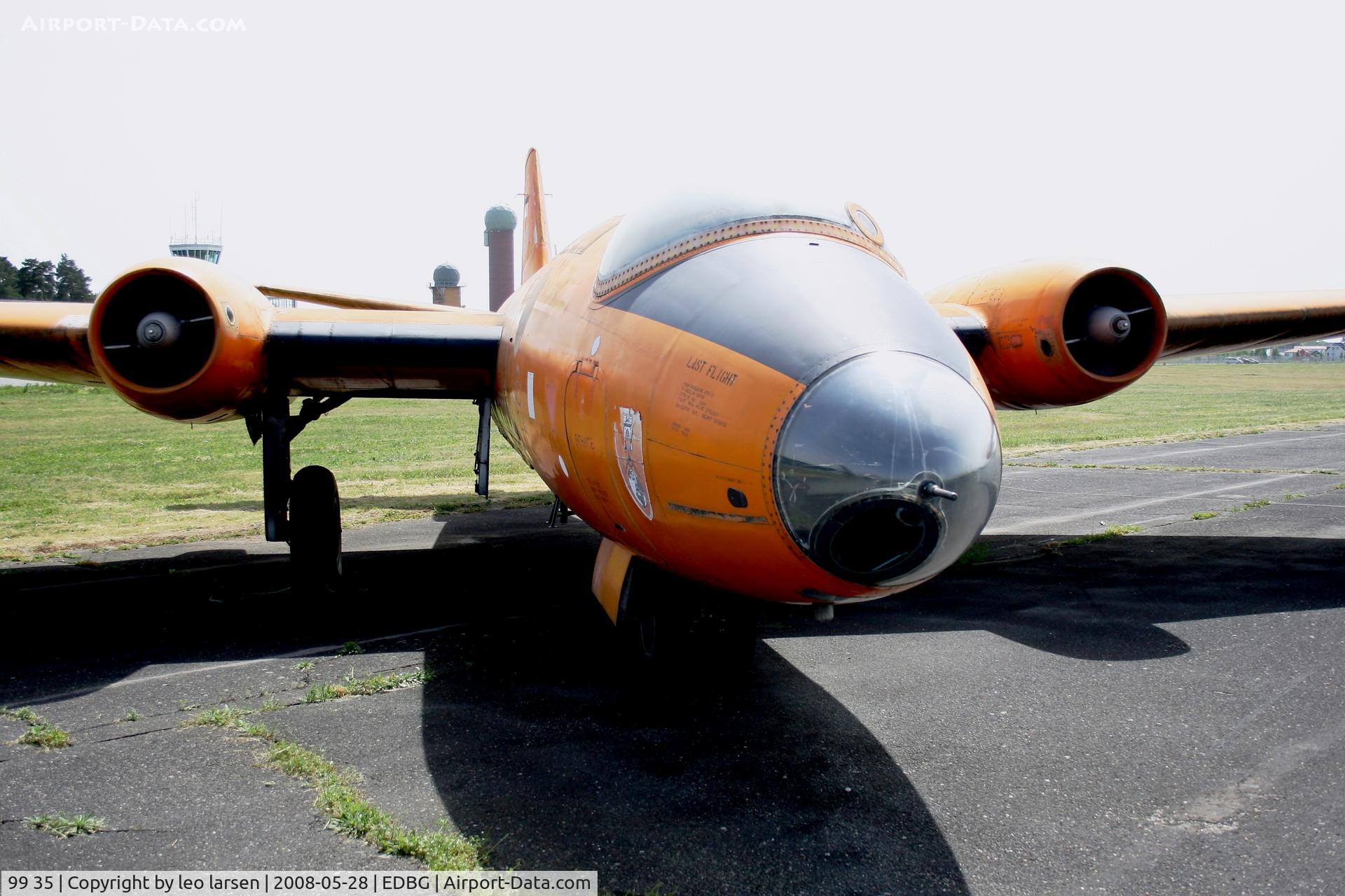 99 35, 1954 English Electric Canberra B.2 C/N R3/EA3/6652, Berlin Gatow Museum 28.5.2008