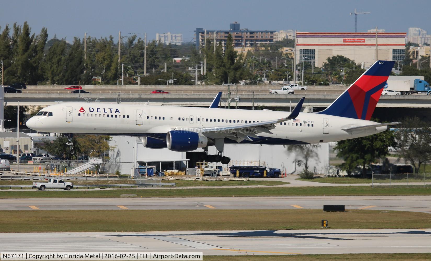 N67171, 2001 Boeing 757-232 C/N 30839, Delta