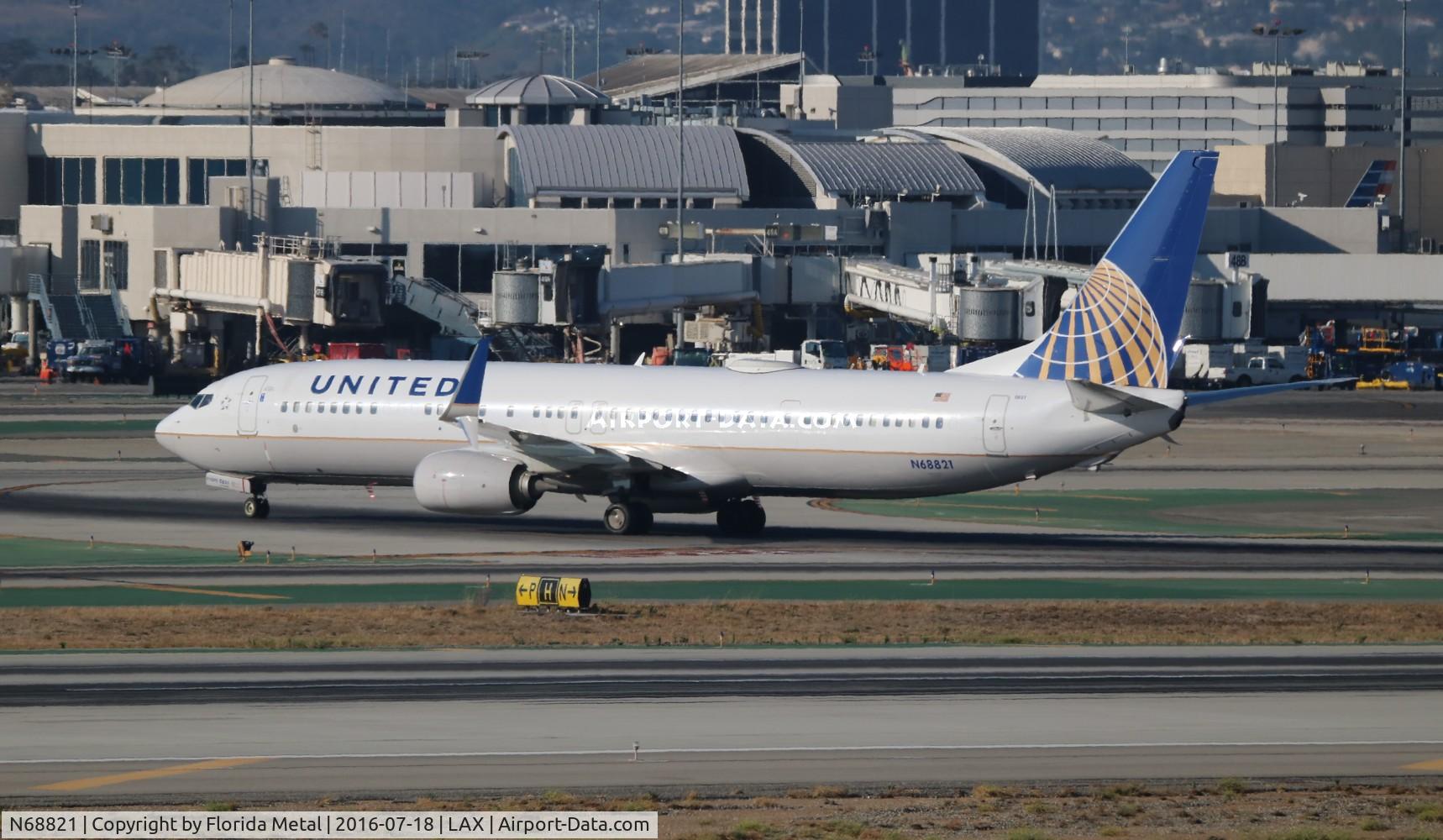 N68821, 2014 Boeing 737-924/ER C/N 43535, United