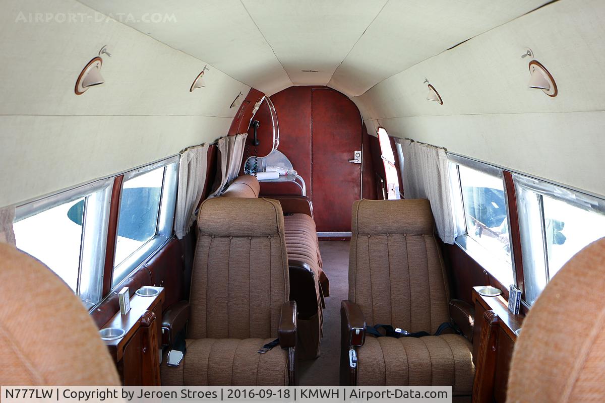 N777LW, Douglas UC-67 C/N 3963, Vintage cabin