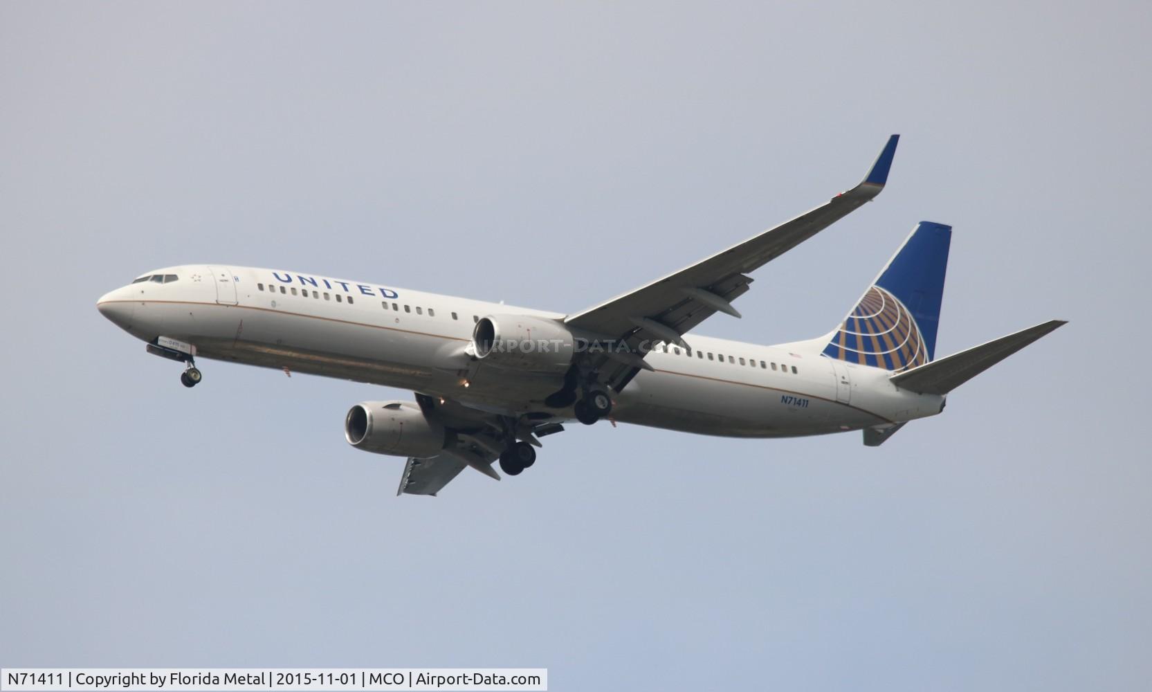N71411, 2002 Boeing 737-924 C/N 30128, United