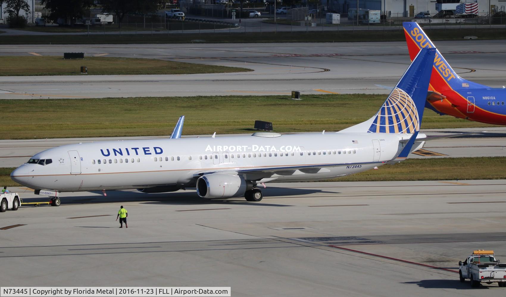 N73445, 2011 Boeing 737-924/ER C/N 40000, United