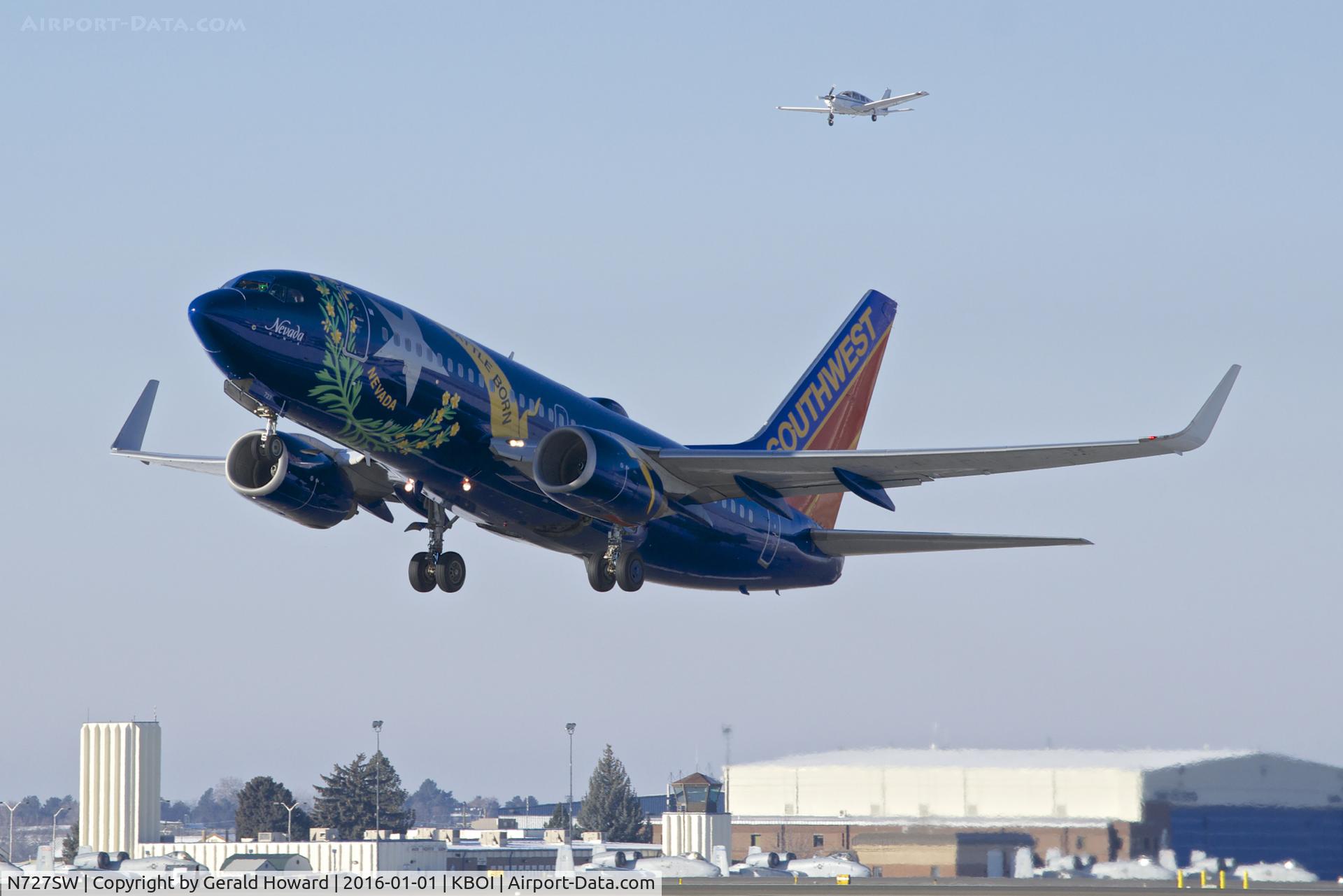 N727SW, 1999 Boeing 737-7H4 C/N 27859, Taking off from RWY 10L.