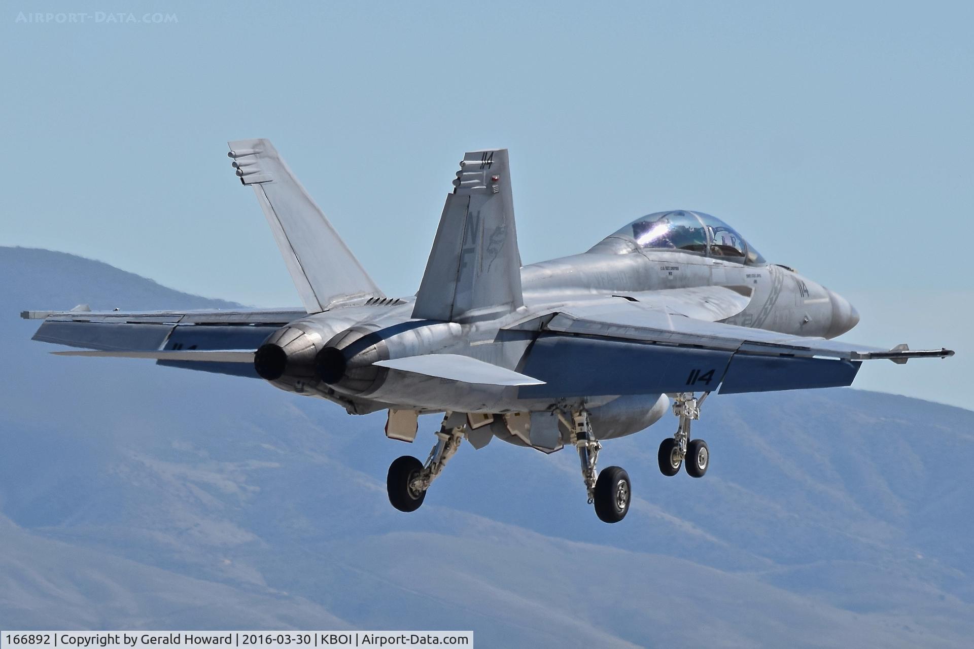 166892, Boeing F/A-18F Super Hornet C/N F222, Go around on RWY 10R. VAF-102 “Diamondbacks”,  NAF Atsugi, Japan (CVW-5  USS Ronald Reagan)