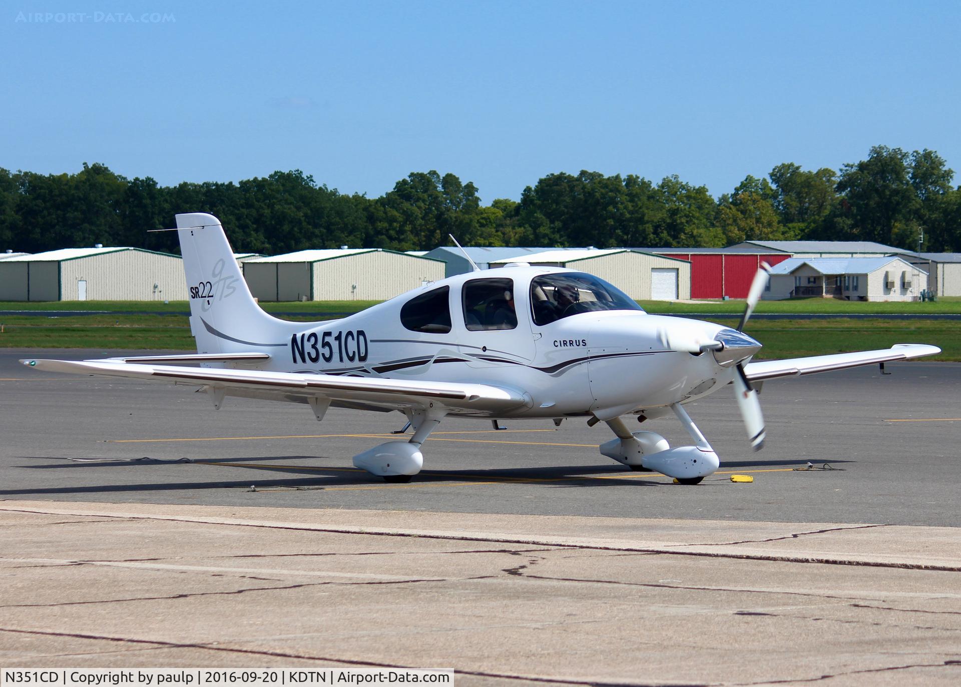 N351CD, 2005 Cirrus SR22 C/N 1366, At Downtown Shreveport.