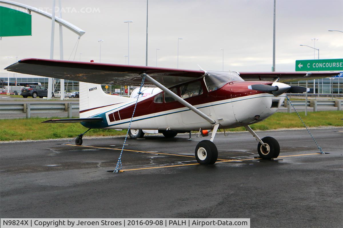 N9824X, 1961 Cessna 185 Skywagon C/N 185-0024, LAKE hood