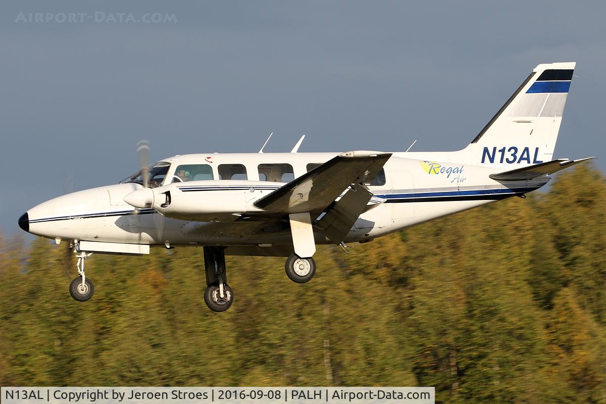 N13AL, 1976 Piper PA-31-350 Chieftain C/N 31-7752009, lake hood