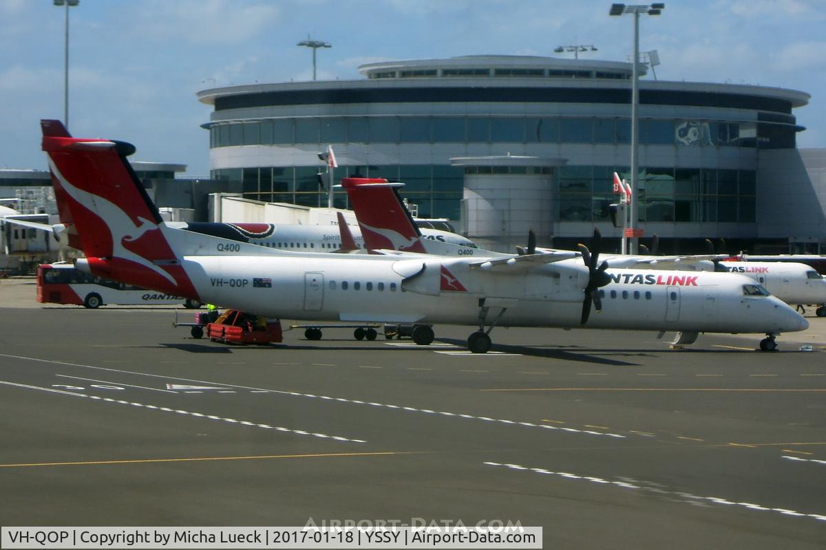 VH-QOP, 2009 De Havilland Canada DHC-8-402Q Dash 8 C/N 4238, At Sydney