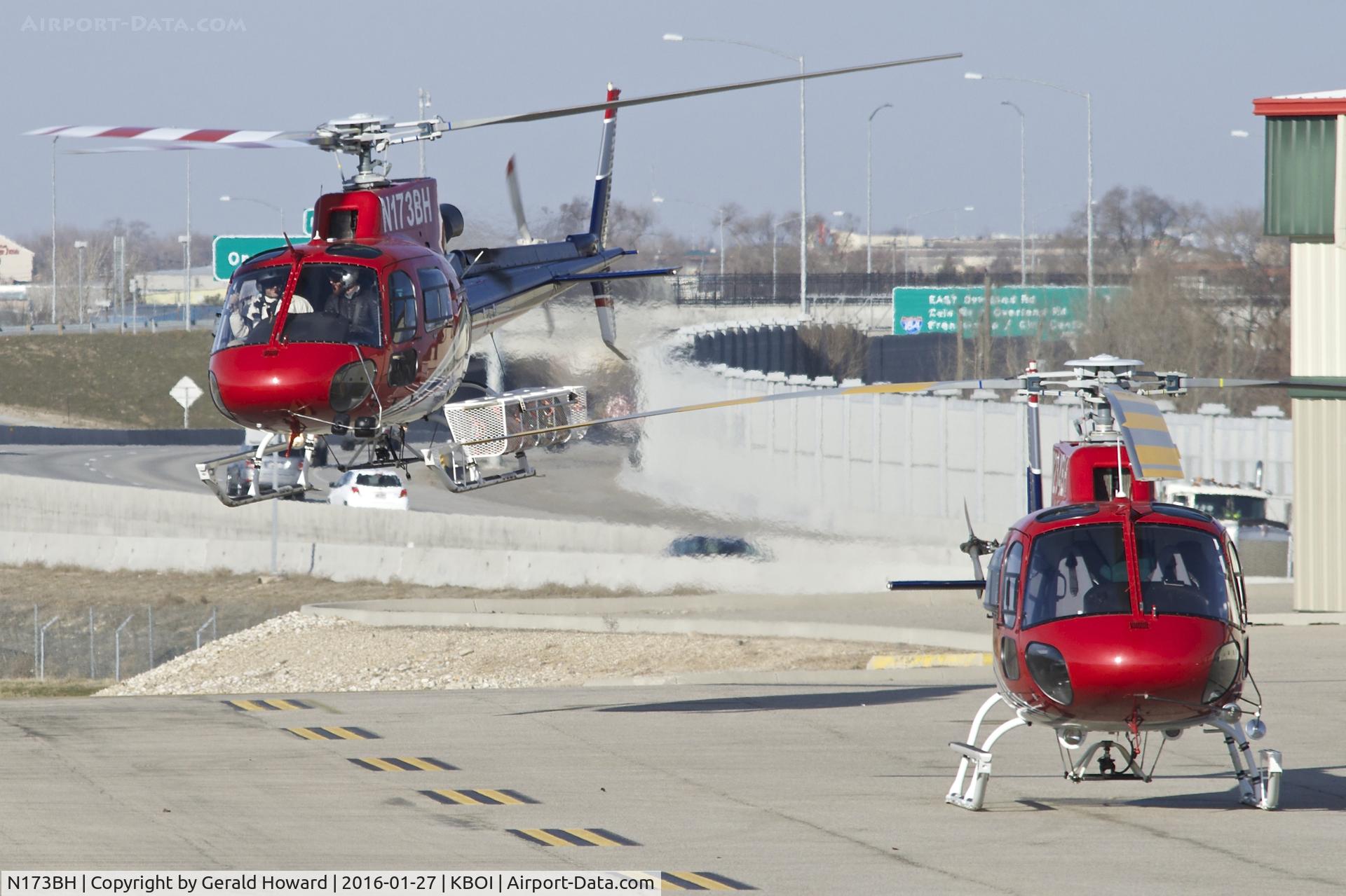 N173BH, Eurocopter AS-350B-3 Ecureuil Ecureuil C/N 4614, Departing Firehawk ramp.