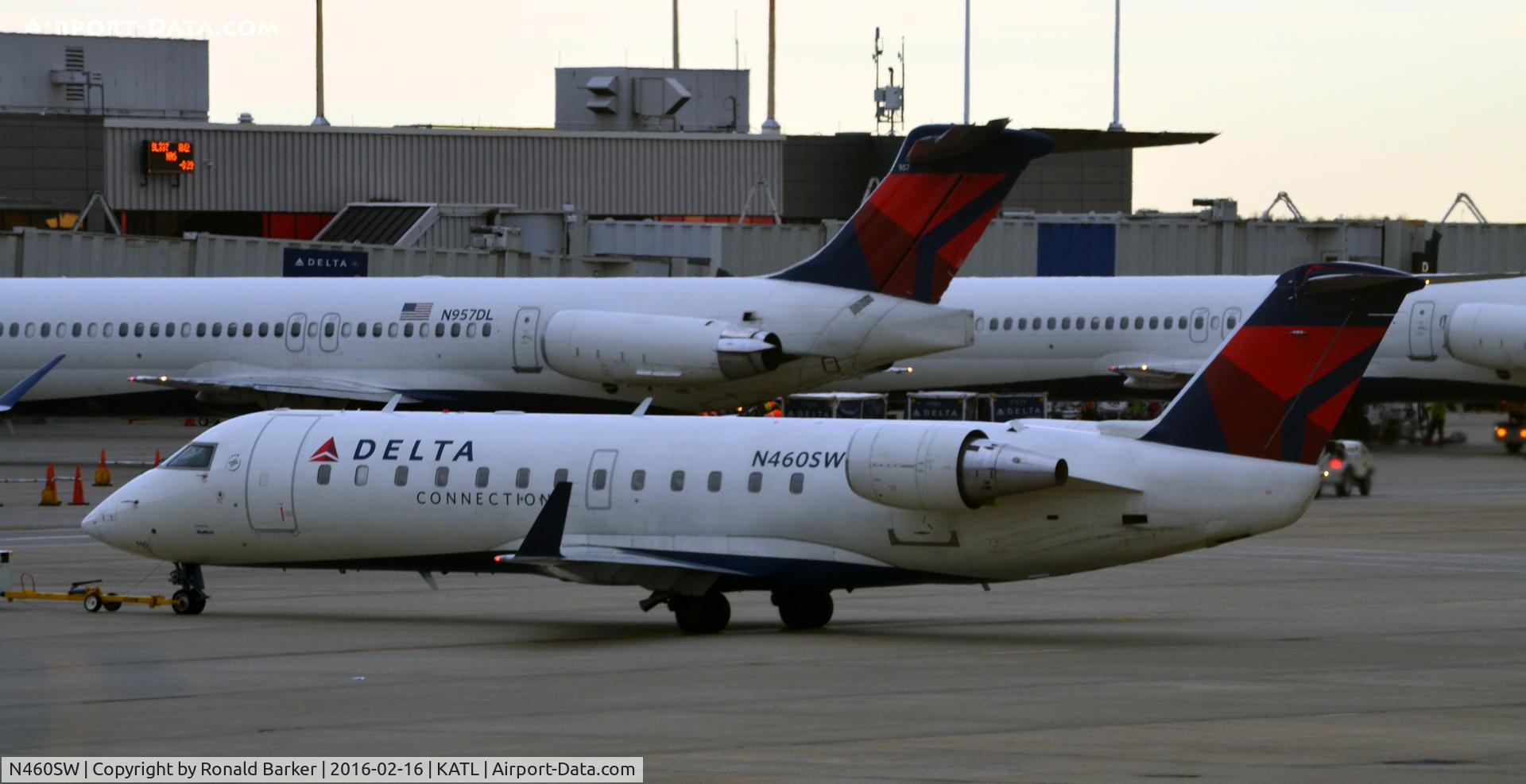 N460SW, 2003 Bombardier CRJ-200LR (CL-600-2B19) C/N 7803, Pushback Atlanta