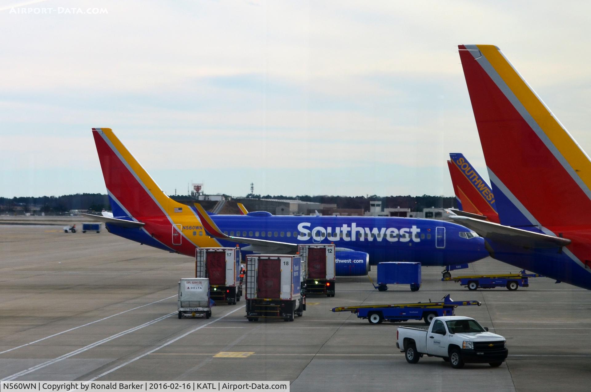 N560WN, 2000 Boeing 737-790 C/N 30542, Taxi Atlanta