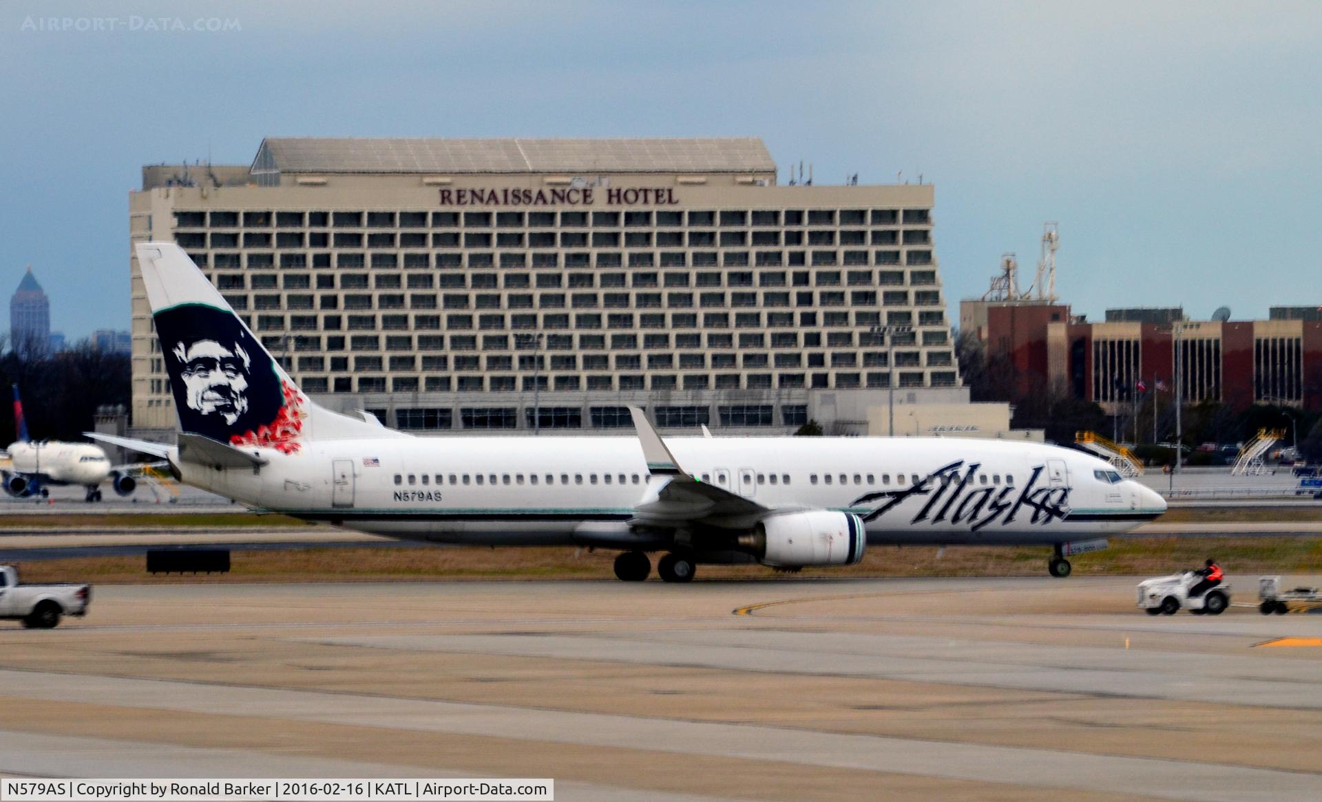 N579AS, 2007 Boeing 737-890 C/N 35187, Taxi Atlanta
