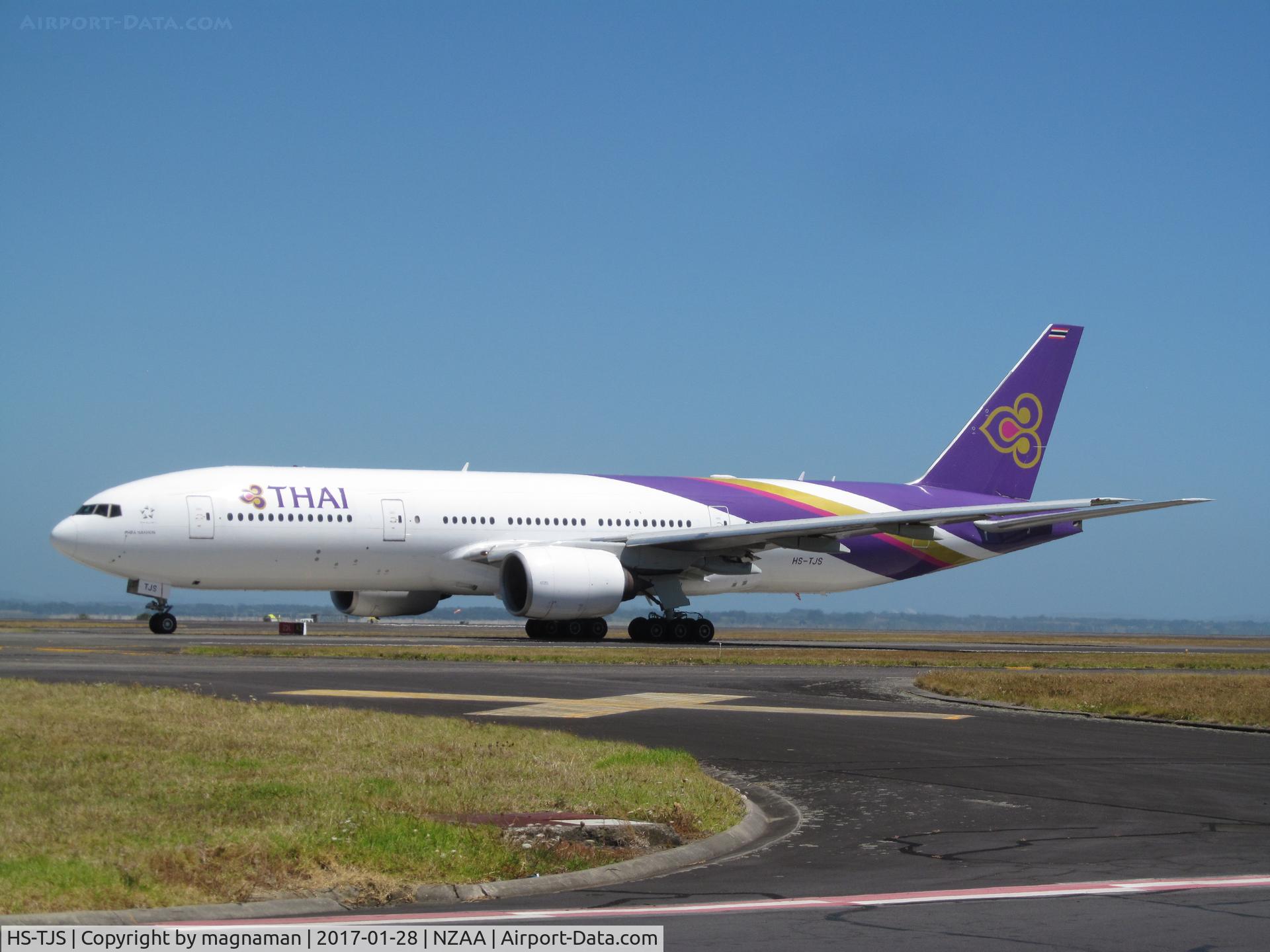 HS-TJS, 2006 Boeing 777-2D7/ER C/N 34587/595, leaving AKL