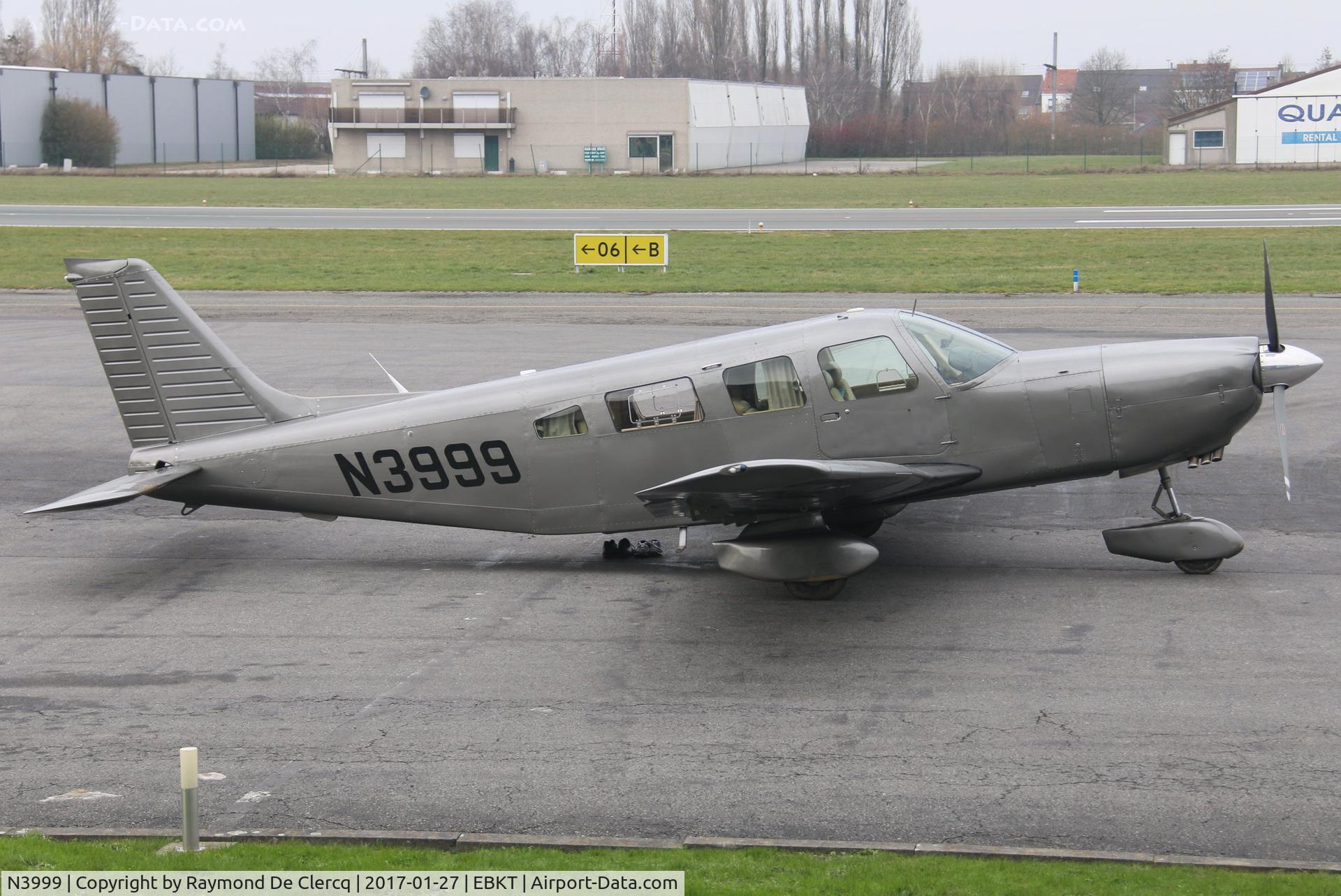 N3999, 1981 Piper PA-32-301 Saratoga C/N 32-8106049, Visitor at Wevelgem.