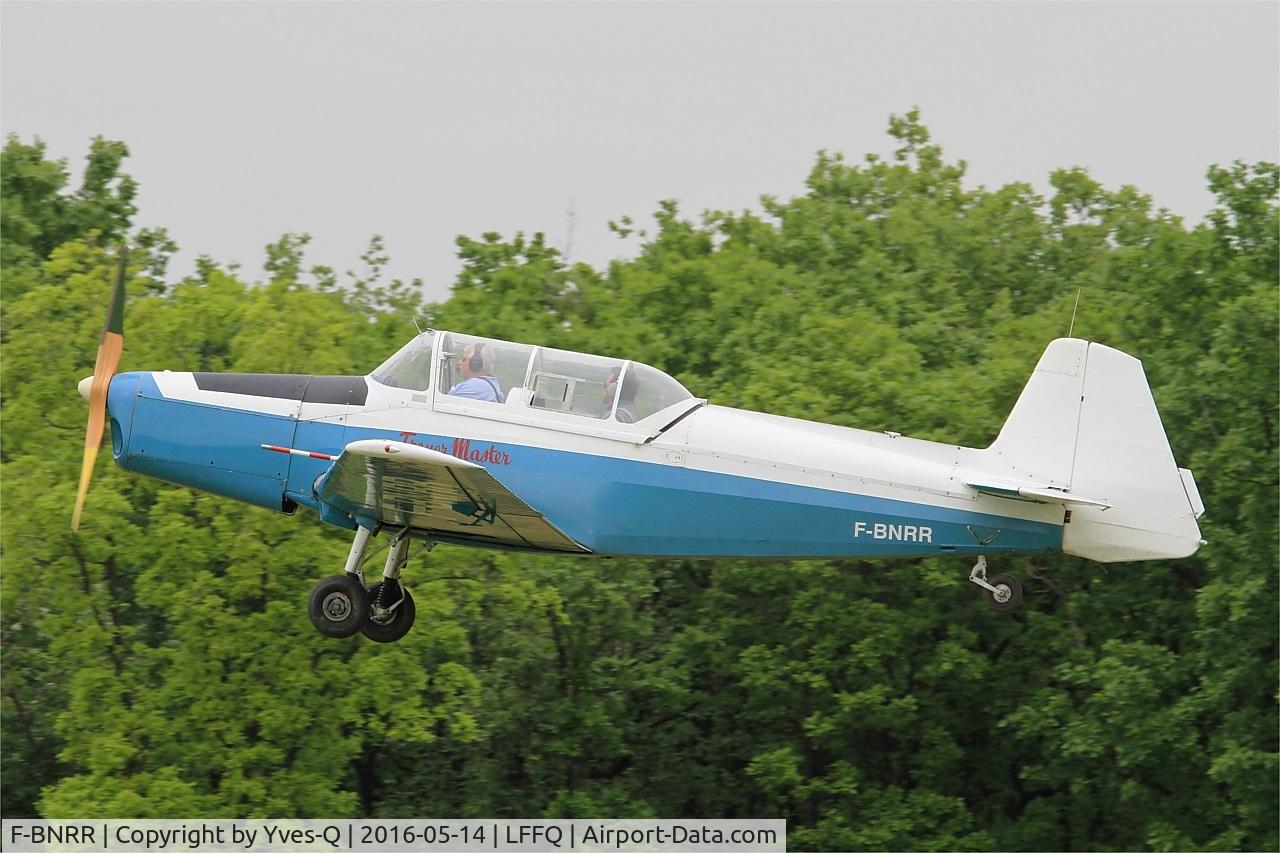 F-BNRR, Zlín Z-326 Trener Master C/N 913, Zlín Z-326 Trener Master, Take off, La Ferté-Alais (LFFQ) Air show 2016