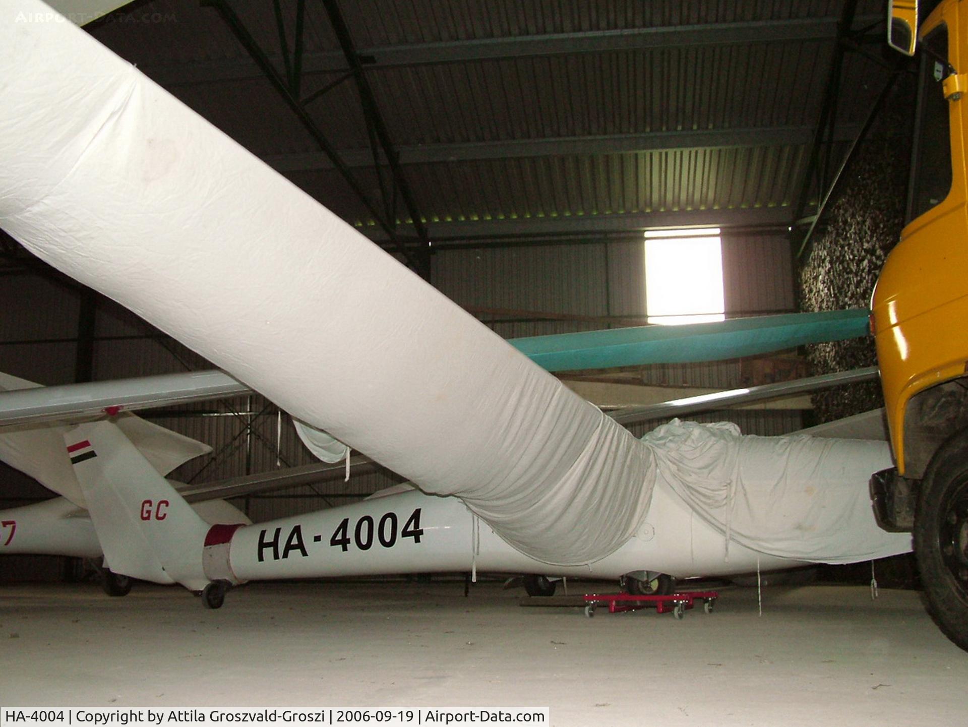 HA-4004, 1972 PZL-Bielsko SZD-36A Cobra 15 C/N W-569, Atkár Airfield, Hungary