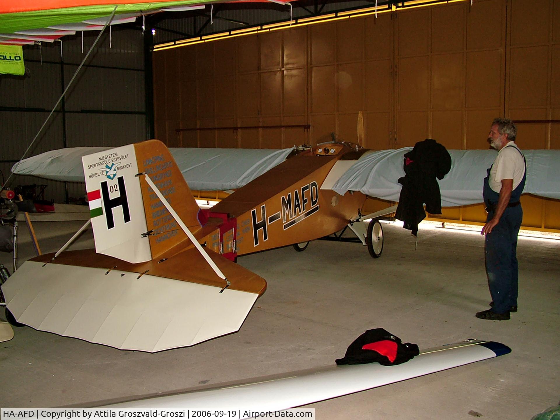 HA-AFD, 2005 Váradi László L-2 Roma replica C/N 001, The master builder, Laszlo Varadi Atkár the hangar. Hungary