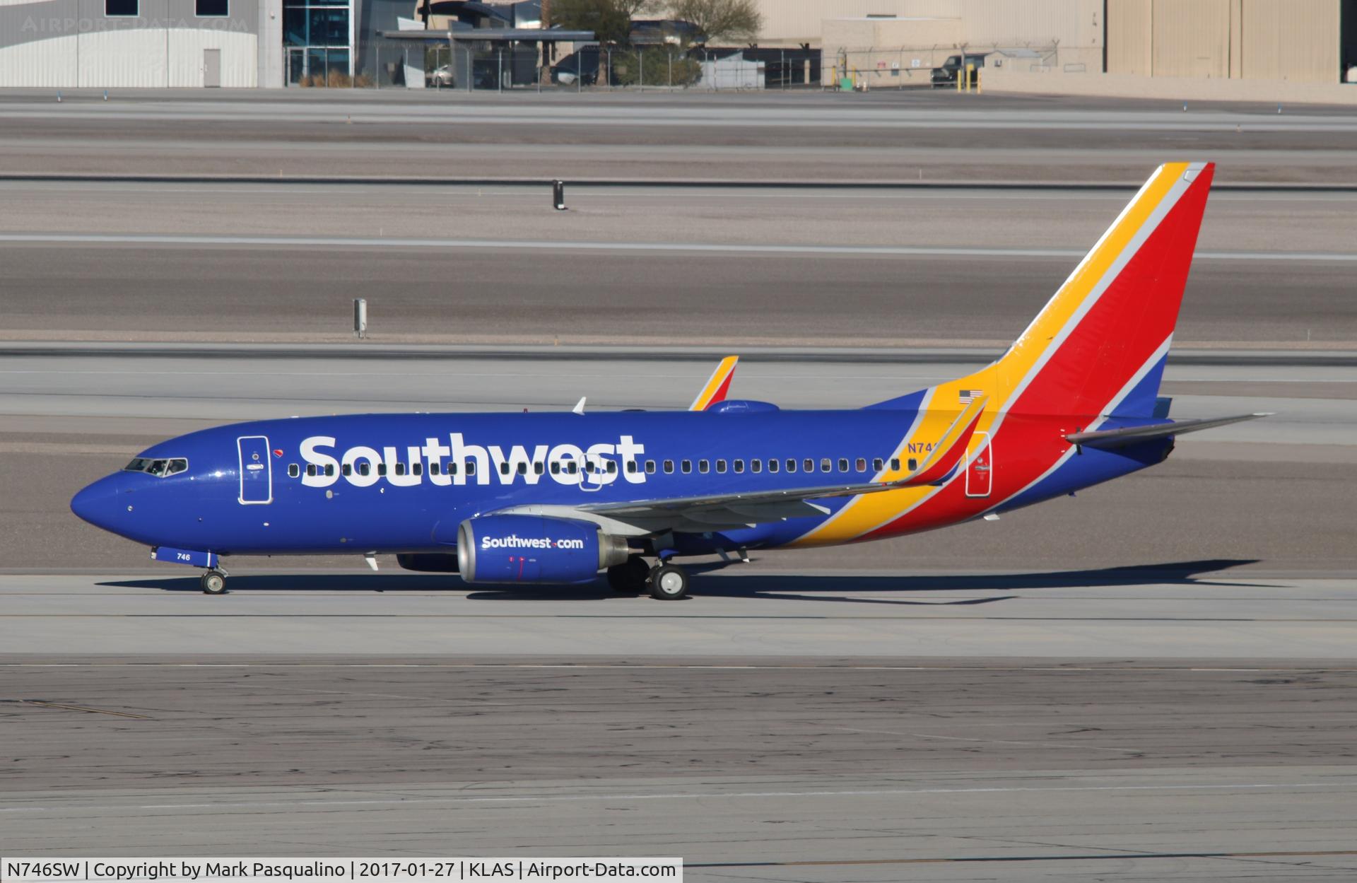 N746SW, 1999 Boeing 737-7H4 C/N 29798, Boeing 737-700