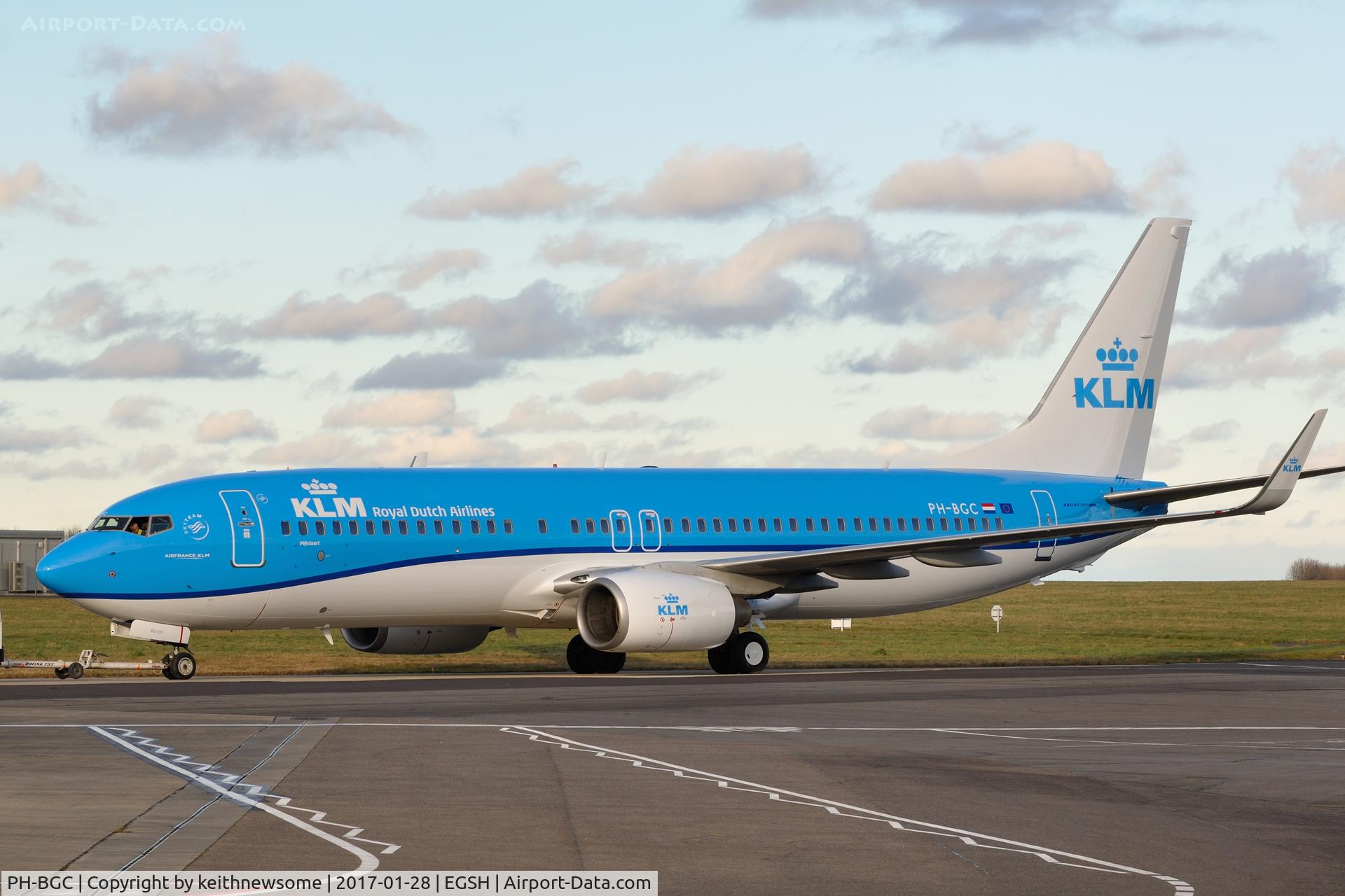 PH-BGC, 2008 Boeing 737-8K2 C/N 30361, From spray with later colour scheme.