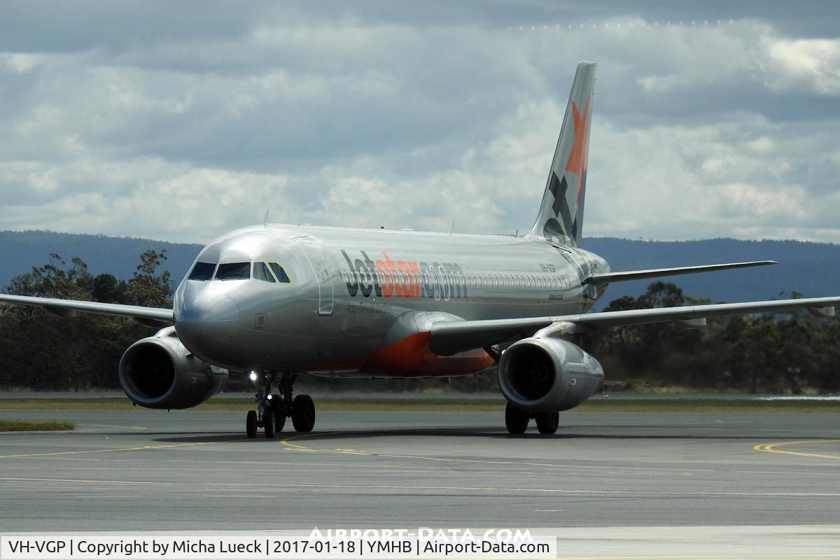 VH-VGP, 2010 Airbus A320-232 C/N 4343, At Hobart