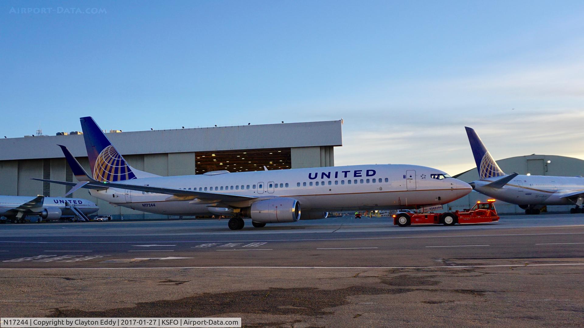 N17244, 1999 Boeing 737-824 C/N 28954, SFO 2017