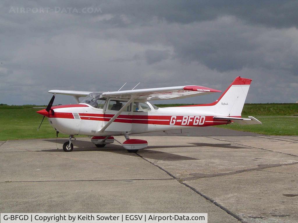 G-BFGD, 1977 Reims F172N Skyhawk C/N 1545, Taken at Old Buckenham Airfield