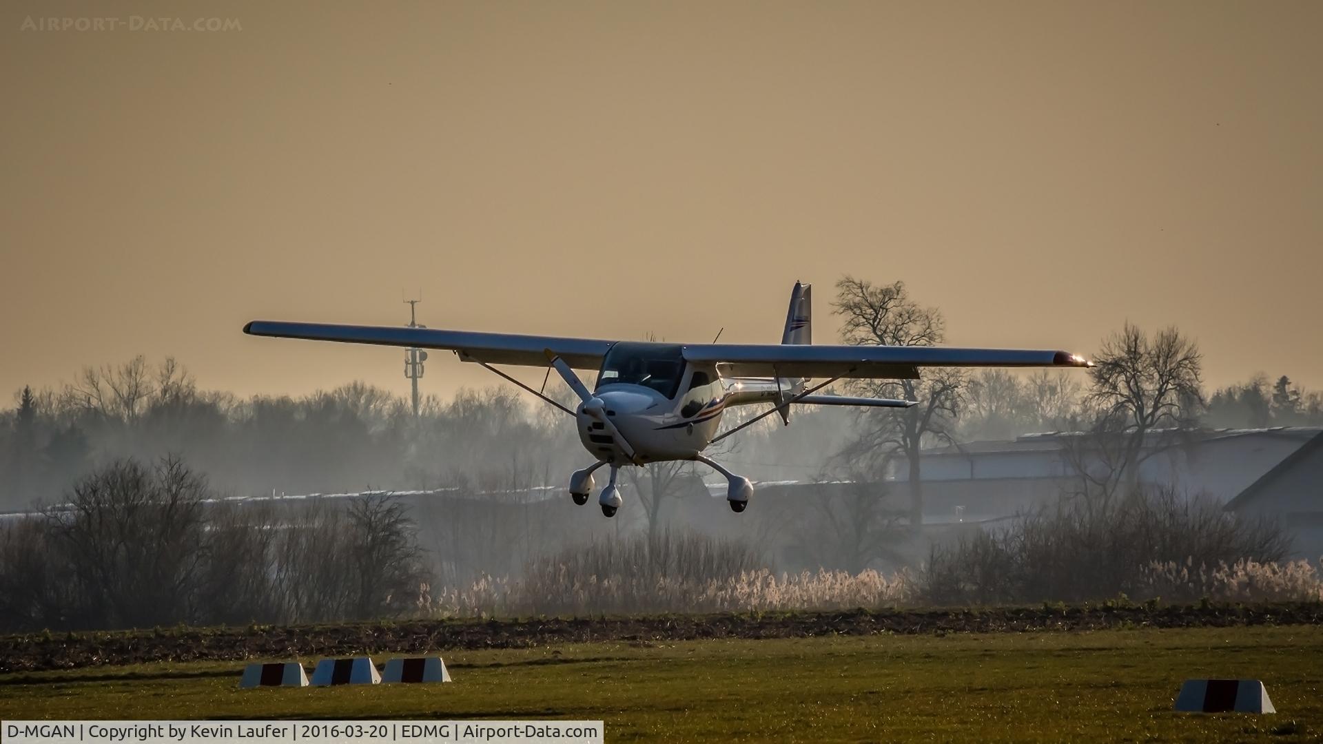 D-MGAN, Remos G-3 Mirage C/N 0000, Landung auf Piste 06 in EDMG Günzburg - Bayern - Germany
