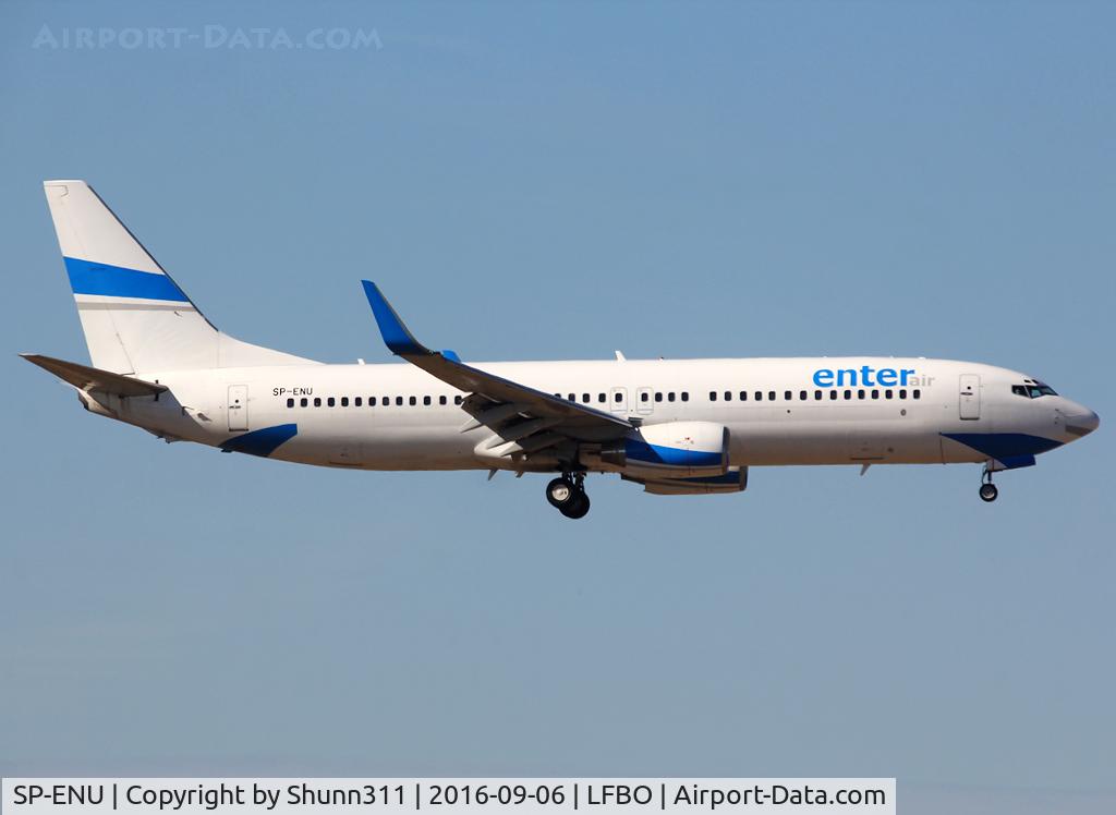 SP-ENU, 2001 Boeing 737-83N C/N 30675, Landing rwy 32L in partial c/s