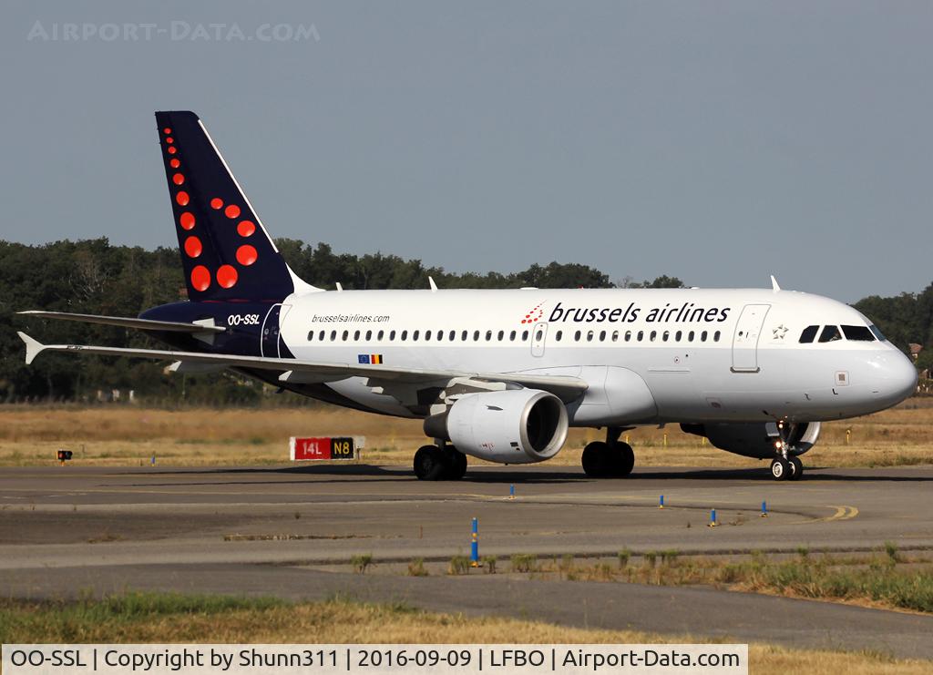OO-SSL, 2002 Airbus A319-111 C/N 1803, Taxiing to the Terminal...
