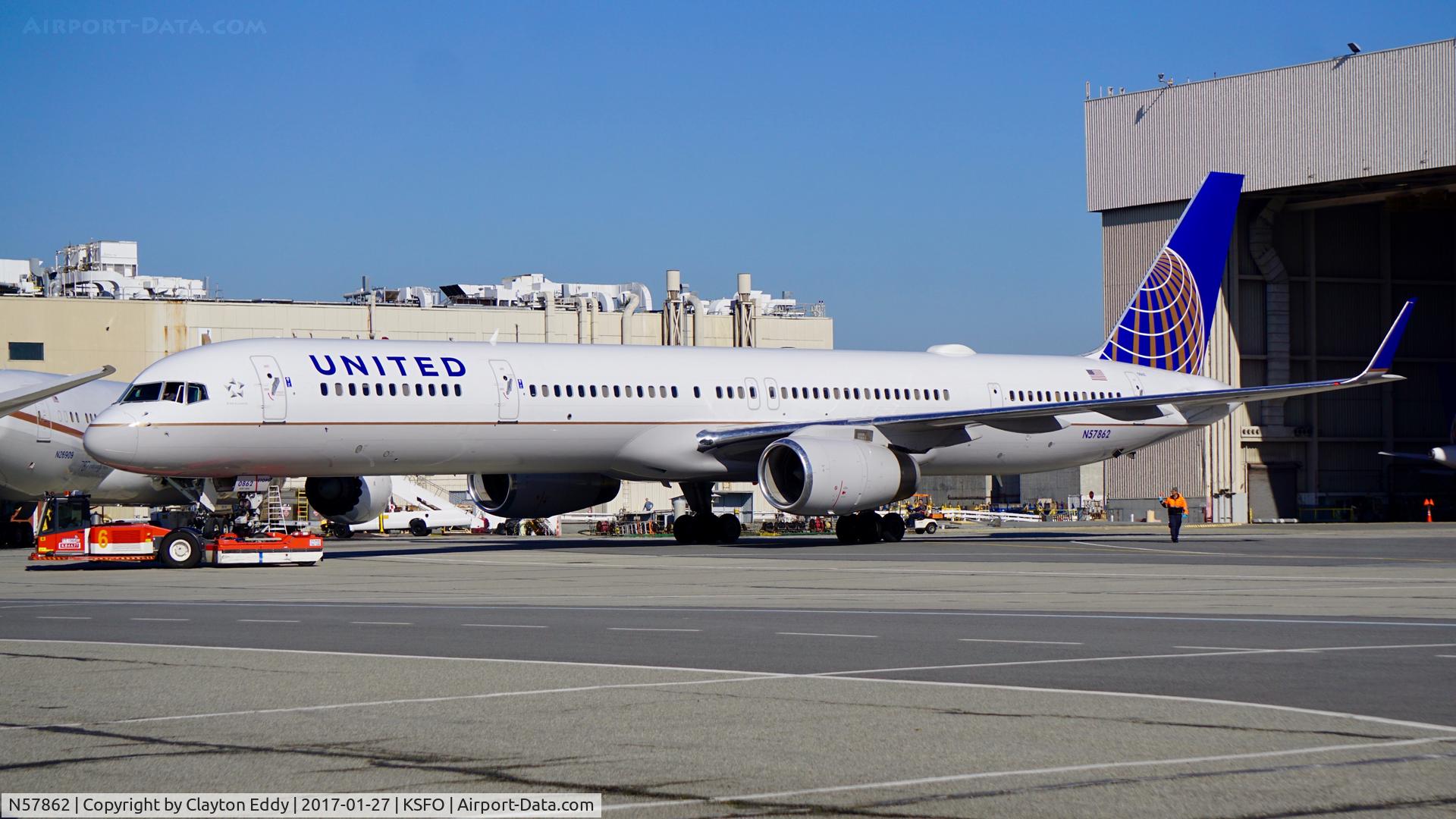 N57862, 2001 Boeing 757-33N C/N 32586, SFO 2017