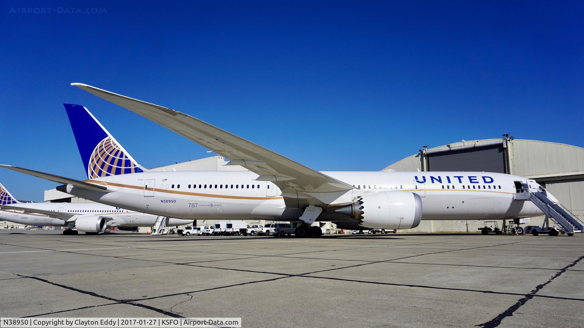 N38950, 2014 Boeing 787-9 Dreamliner Dreamliner C/N 36401, SFO 2017