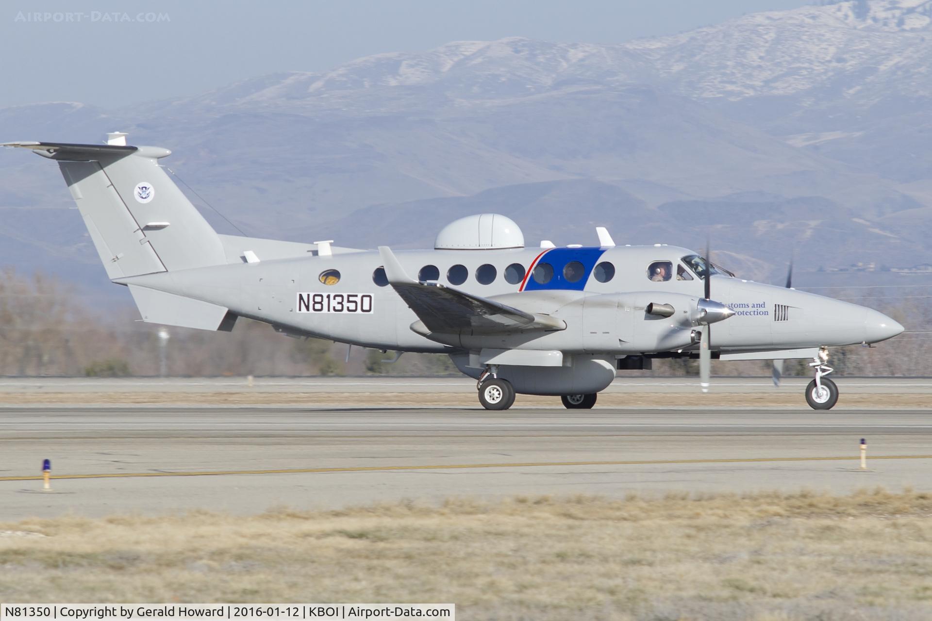 N81350, Hawker Beechcraft 350ER King Air (B300CER) C/N FL-770, Take off on RWY 10R.