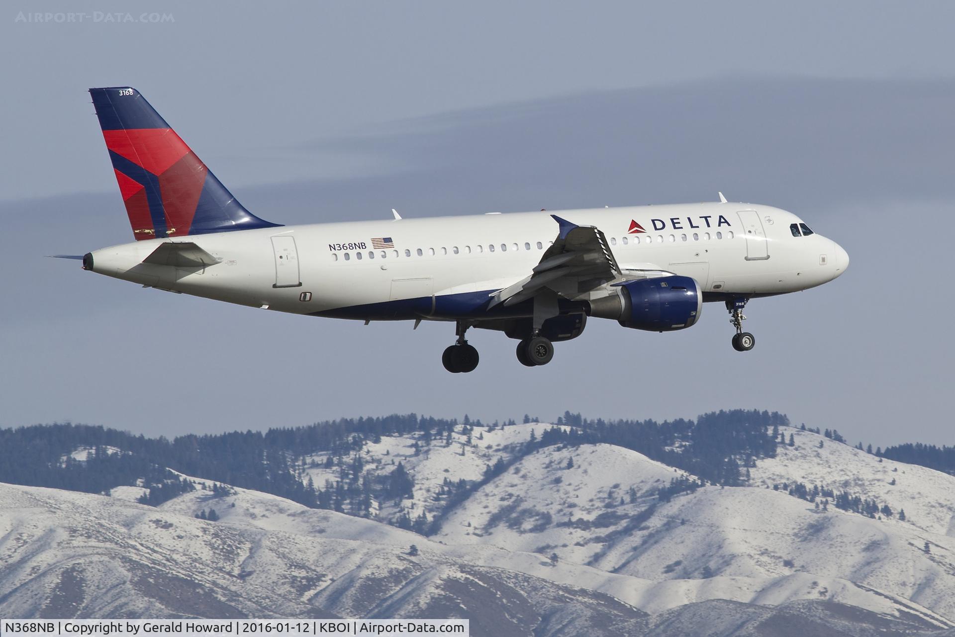 N368NB, 2003 Airbus A319-114 C/N 2039, Landing RWY 10L.