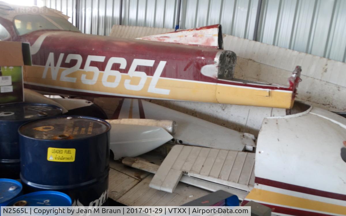N2565L, 1967 Cessna 172H C/N 17255765, wfu - used as training frame for a local flying club