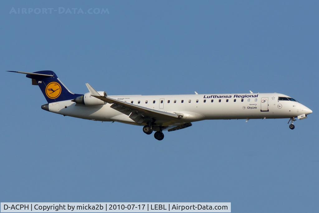 D-ACPH, 2002 Canadair CRJ-701ER (CL-600-2C10) Regional Jet C/N 10043, Landing